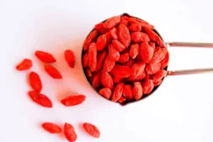 درمان فشار و قند خون ، بهبود قطعی دردکمر و رفع گرفتگی معده کار آب گیاه طلایی است