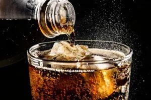 دیگه دور نوشابه خریدن رو خط بکش | بیا اینجا تا یاد بدم چطوری تو خونه انواع نوشابه هارو درست کنی + ویدیو