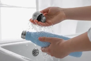 چند ترفند خلاقانه برای تمیز کردن فلاسک | با این روش یک فلاسک نو تحویل بگیر