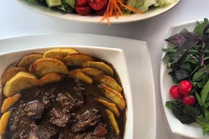 طعم خورشت ها تکراری شده؟ | بیا اینجا یک خورشت با طعم متفاوت یاد بگیری