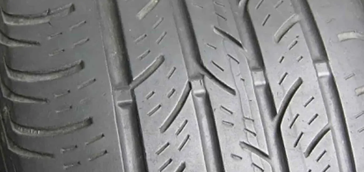 اگه ماشینت این نشونه هارو داره بدون وقت عوض کردن لاستیک ها شده | اینجوری زمان تعویض لاستیک ماشین تشخیص بده