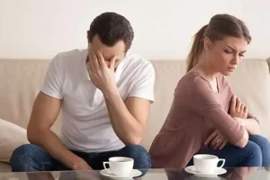 نشانه های مردان خیانتکار | این رفتار و عادات مردان در رابطه نشان از خیانت آن هاست