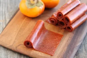 طرز تهیه لواشک خرمالو خوشمزه در فر، آفتاب و روی بخاری