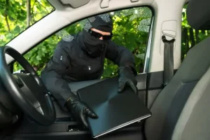 با این ترفند جادویی ماشینت رو ضد سرقت کن | عمرا با این کار دیگه دزد به ماشینت بزنه