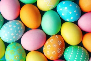 فیلم/ترفند جادویی و بی نظیر روش رنگ کردن تخم مرغ عید