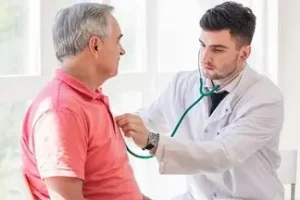 اگر این علائم را داشتید فورا به بیمارستان بروید | هشدار مرگبار از ورم پا و چشمان خاکستری