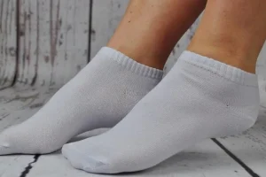 پوشیدن جوراب سفید به چه معناست؟ روانشناسان آن را توضیح می دهند