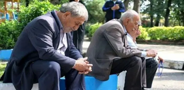 از حذف گوشت و ویتامین تا پنهانکردن بیماری از خانواده | روایتی از زندگی بازنشستگان در ایران