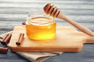 خواص شگفت انگیز آب عسل و دارچین که تمام عمر از آن بی خبر بوده ایم
