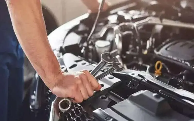 دلایل تقه زدن خودرو و راههای برطرف کردن آن