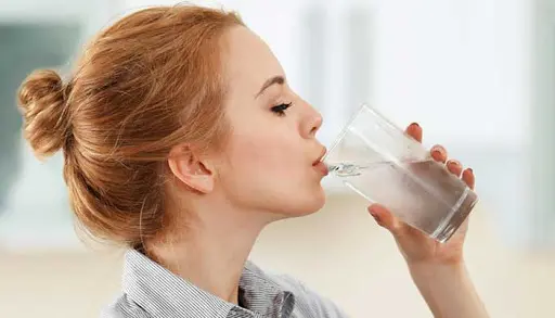 اگر فقط 30 روز آب بنوشیم چه اتفاقی برایتان می افتد؟ | شرایط بدن وقتی تنها نوشیدنی شما آب باشد