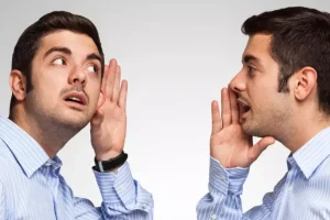 آیا حرف زدن با خود، یک بیماری است؟