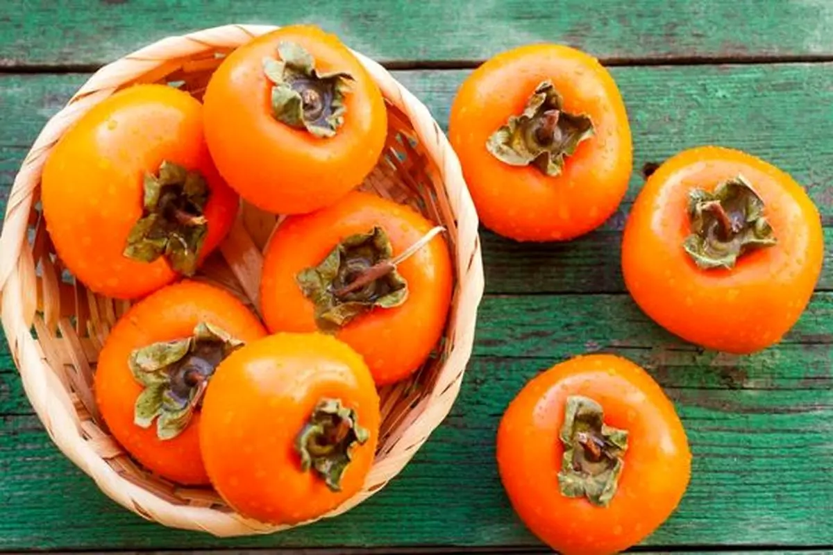 عمرا اگه میدونستی خوردن خرمالو ناشتا چه فوایدی داره | همه چیز درباره ناشتا خوردن خورمالو