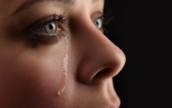 ۶ دلیل علمی که نشان میدهد گریه کردن کار انسان های قوی است!