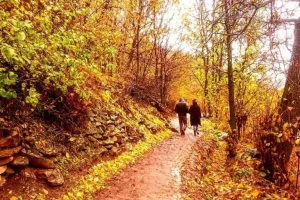 سفری لذت بخش به زیباترین روستای نزدیک تهران در پاییز؛ روستای آهار در یک ساعتی تهران