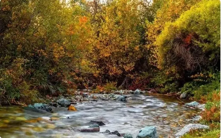 سفری لذت بخش به زیباترین روستای نزدیک تهران در پاییز؛ روستای ارنگه در یک ساعتی تهران