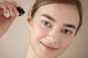 بهترین روغن برای لک قهوه‌ای صورت؛ خداحافظی همیشگی با لک‌ها