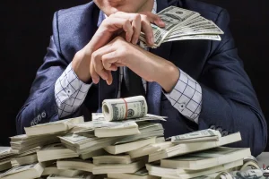 روانشناسان فاش کردند؛ اگر میخواهی در ۴۰ سالگی ثروتمند شوی، این ۹ عادت روزانه را یاد بگیر!