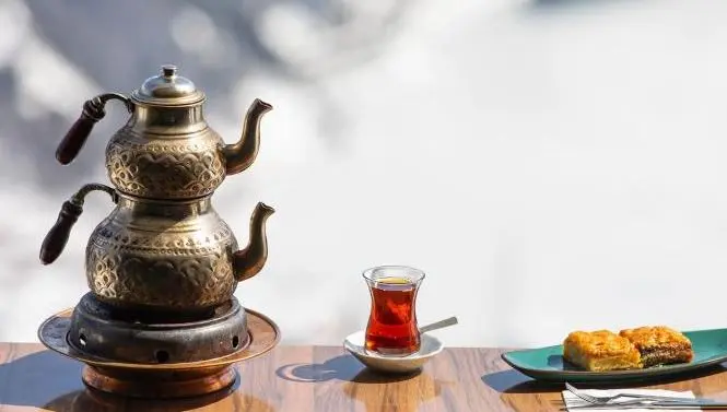از کجا بفهمیم چای دم کشیده است؟ | ترفند جادویی سیاه نشدن چای بعد گذشت زمان
