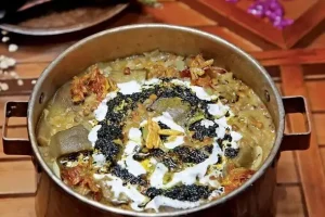 طرز تهیه آش بادمجان ملایری برای روز‌های سرد پاییز و زمستان