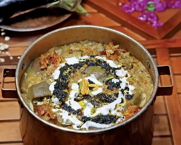 طرز تهیه آش بادمجان ملایری برای روزهای سرد پاییز و زمستان