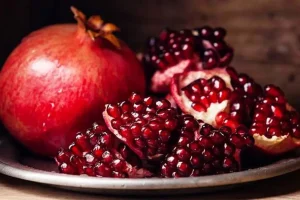 افزایش سوخت و ساز بدن با خوردن انار و گلپر