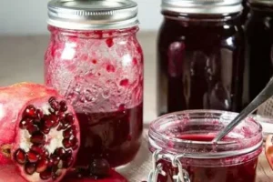 طرز تهیه ترشی انار و لبو؛ خوشمزه و خوش‌رنگ