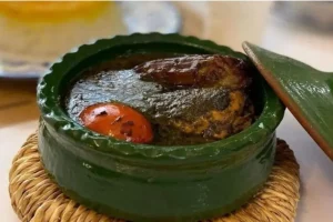 مرغ ترش با سبزی های معطر شمال برای شب یلدا