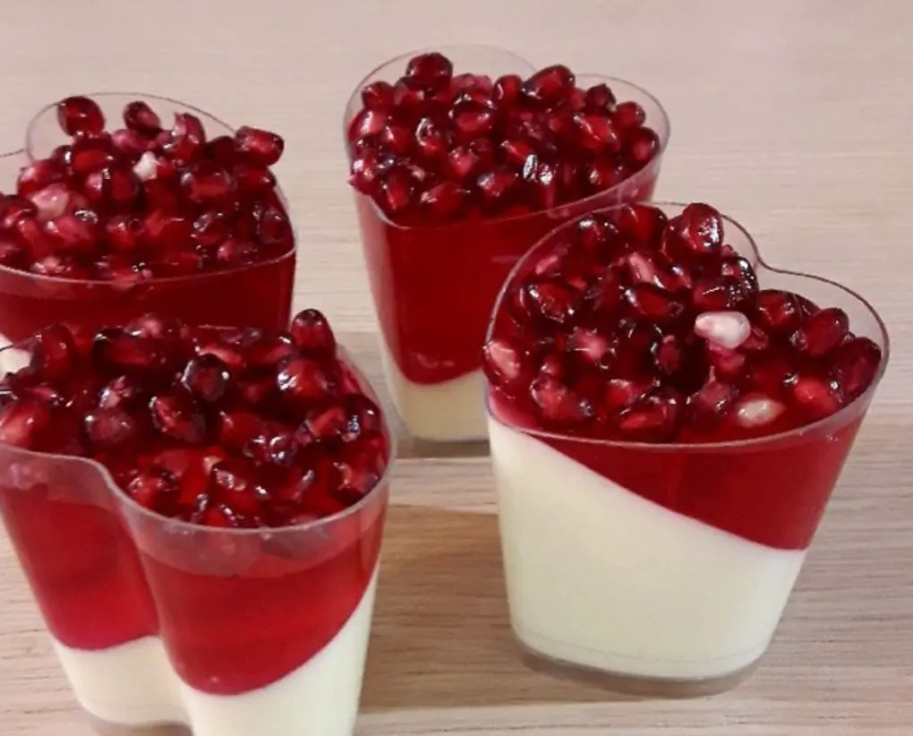 طرز تهیه پاناکوتای انار؛ دسر مجلسی شب یلدا