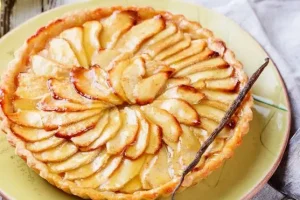 طرز تهیه پای سیب مخصوص عصرانه پاییز در کمتر از نیم ساعت