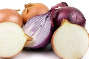 روش طبیعی برای از بین بردن سفیدی مو با پیاز ؛دیگه موهاتو رنگ نکن