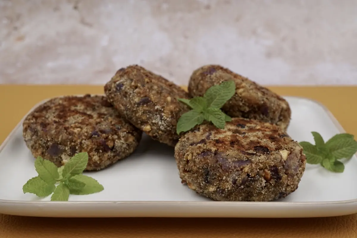 طرز تهیه کتلت گردو به روش اصیل شمالی