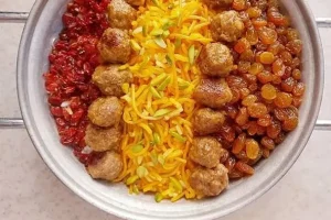 طرز تهیه کشمش پلو شیرازی؛ غذای سنتی و مجلسی