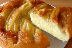 طرز تهیه کیک موز کاراملی برگردان ؛ خوشمزه و مجلسی مخصوص روزهای سرد