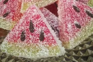 طرز تهیه باسلوق هندوانهای؛ دسر یلدایی جذاب برای شب یلدا