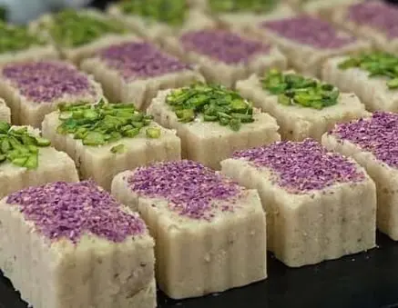 طرز تهیه حلوای هل و گردو تبریزی برای شب آرزوها ( لیله الرغائب)
