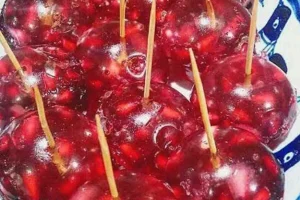 طرز تهیه ژله توپی انار با بادکنک؛ دسر مجلسی ویژه شب یلدا