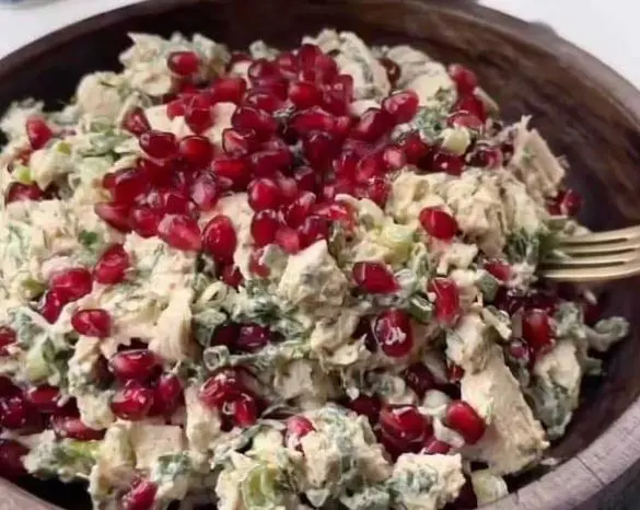 طرز تهیه سالاد انار مجلسی ویژه شب یلدا