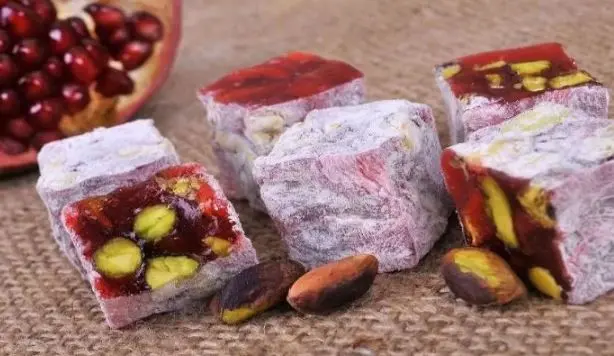 طرز تهیه مسقطی انار؛ دسر مخصوص یلدا