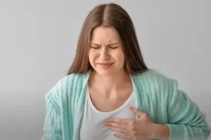علت های تپش قلب در زنان؛ بررسی علائم و راه تشخیص