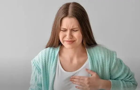 علت های تپش قلب در زنان؛ بررسی علائم و راه تشخیص