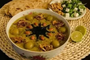 طرز تهیه آش گوجه‌ سبز؛ غذایی سنتی مخصوص بهار