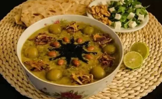 طرز تهیه آش گوجه سبز؛ غذایی سنتی مخصوص بهار