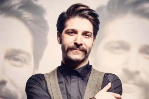 حمید هیراد؛ عکس حضور هنرمندان در مراسم چهلم حمید هیراد
