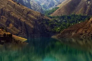 سفر یکروزه لذت بخش به زیباترین روستای نزدیک تهران در بهار؛ روستای واریان در یک ساعتی تهران
