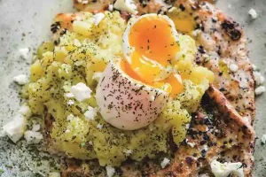 طرز تهیه یرالما یومورتا آذری | صبحانه و شام فوری با ۲ قلم ماده اصلی