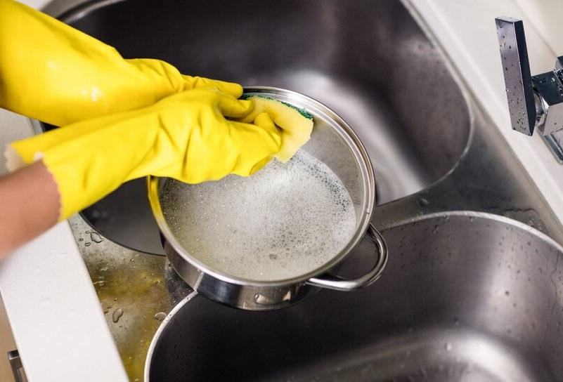 Kartinimedia.id - Cara Ampuh Bersihkan Panci Aluminium Gosong, Pakai Bahan Dapur Jadi Kinclong Seperti Baru