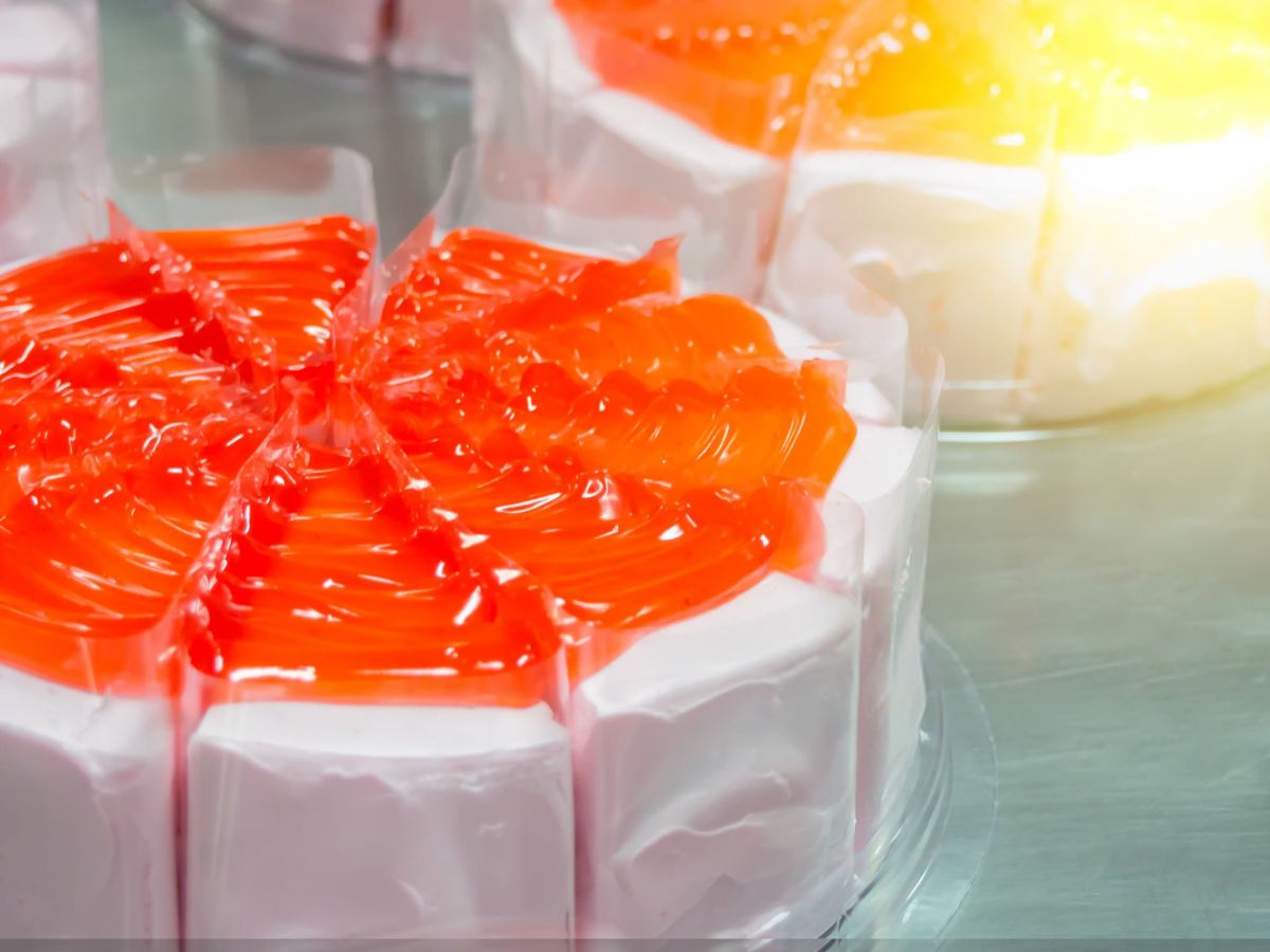 کاربرد ژل کیک در قنادی بهبود بافت ماندگاری و تزئین حرفه ای شیرینی